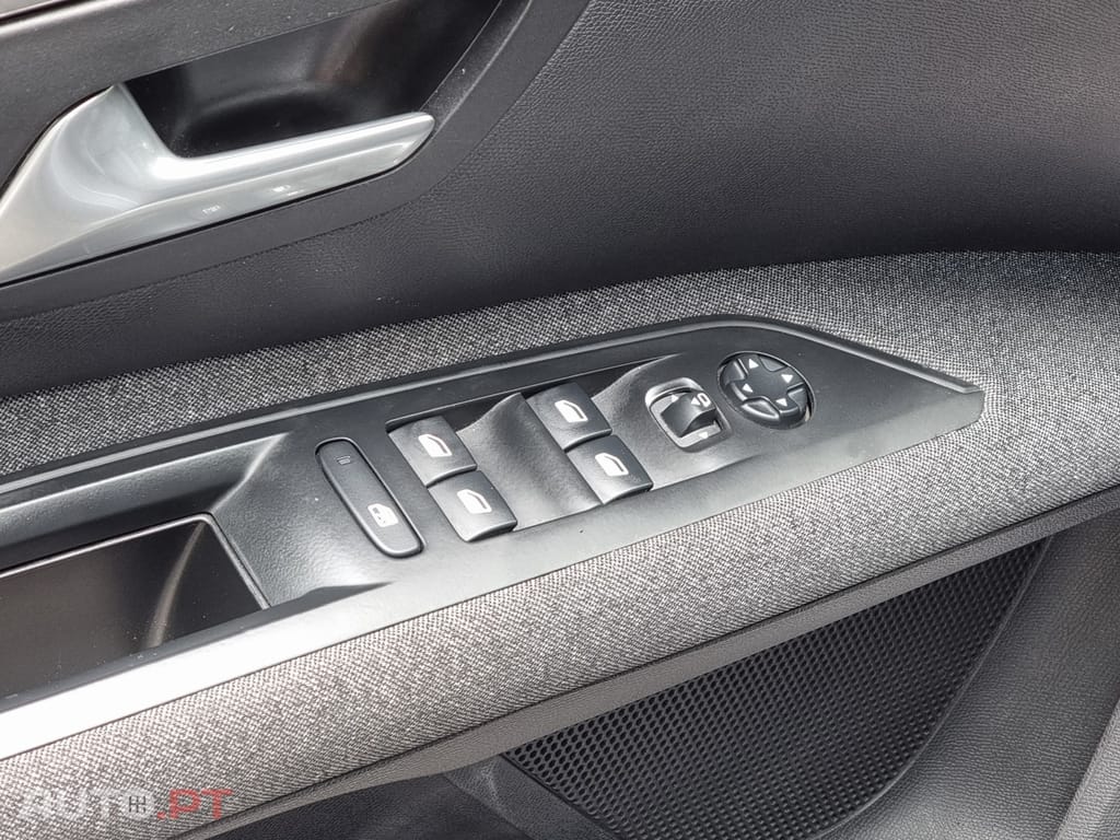Peugeot 5008 1.5 BlueHDi Allure EAT8