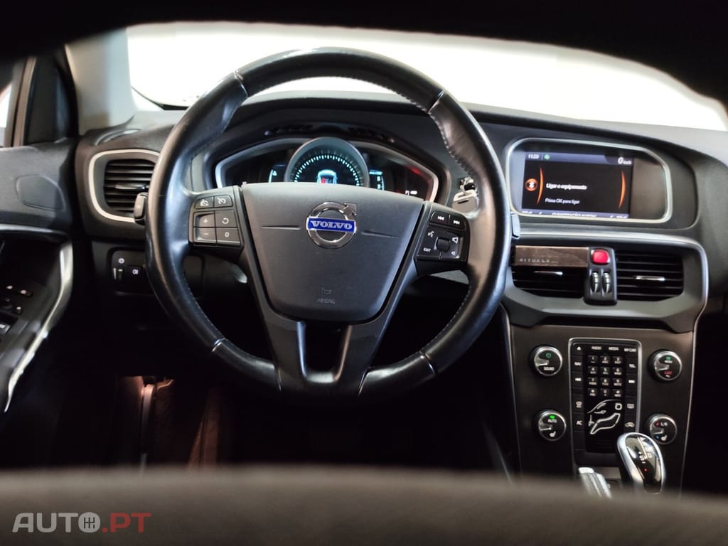 Volvo V40 Cross Country 1.6 D2 Momentum Powershift