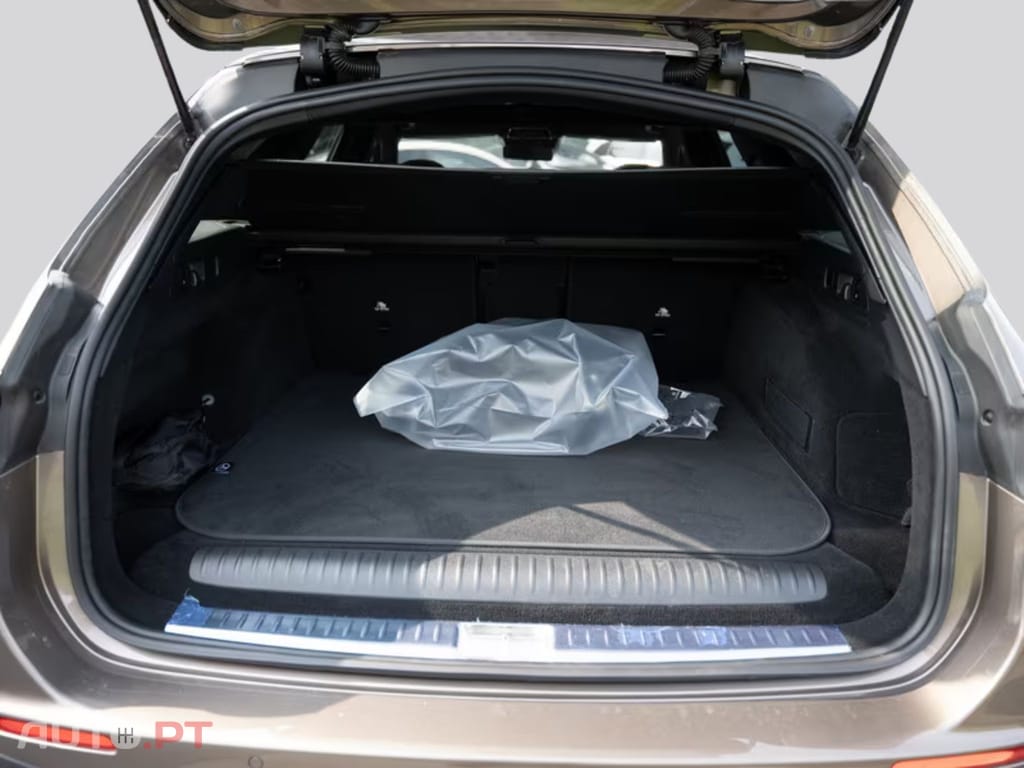 Mercedes-Benz E 300 I.V.A DEDUTIVEL de T AMG