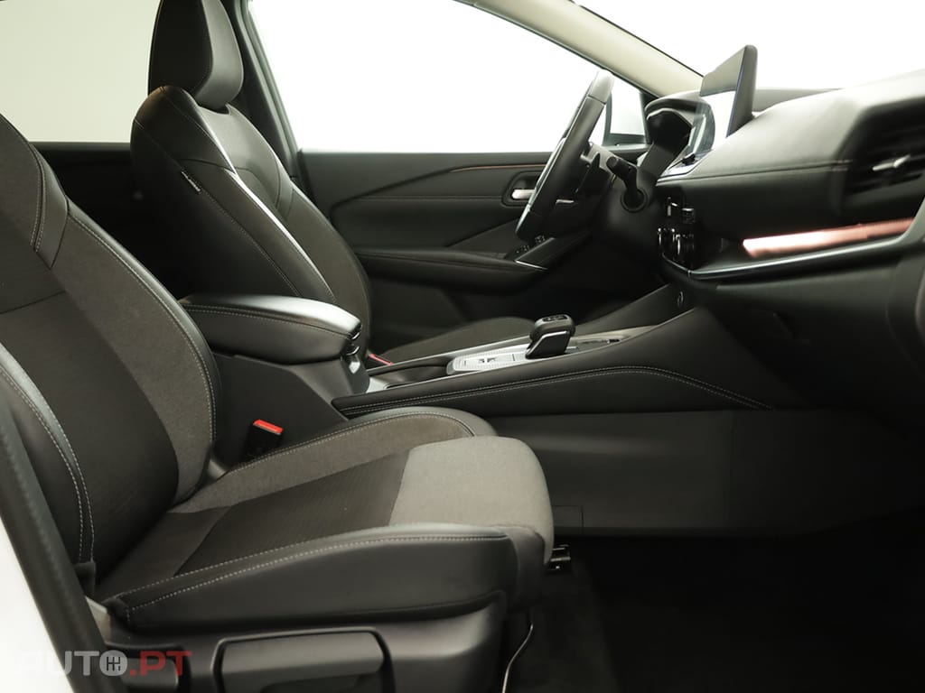 Nissan Qashqai Qashqai 1.3 DIG-T N-Connecta LED Xtronic