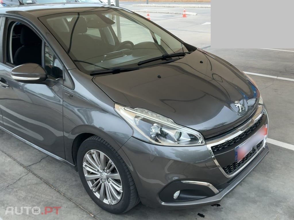 Peugeot 208 1.2 PureTech Signature
