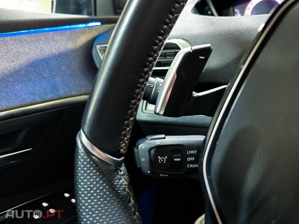 Peugeot 5008 Hybrid 136 e-DSC GT