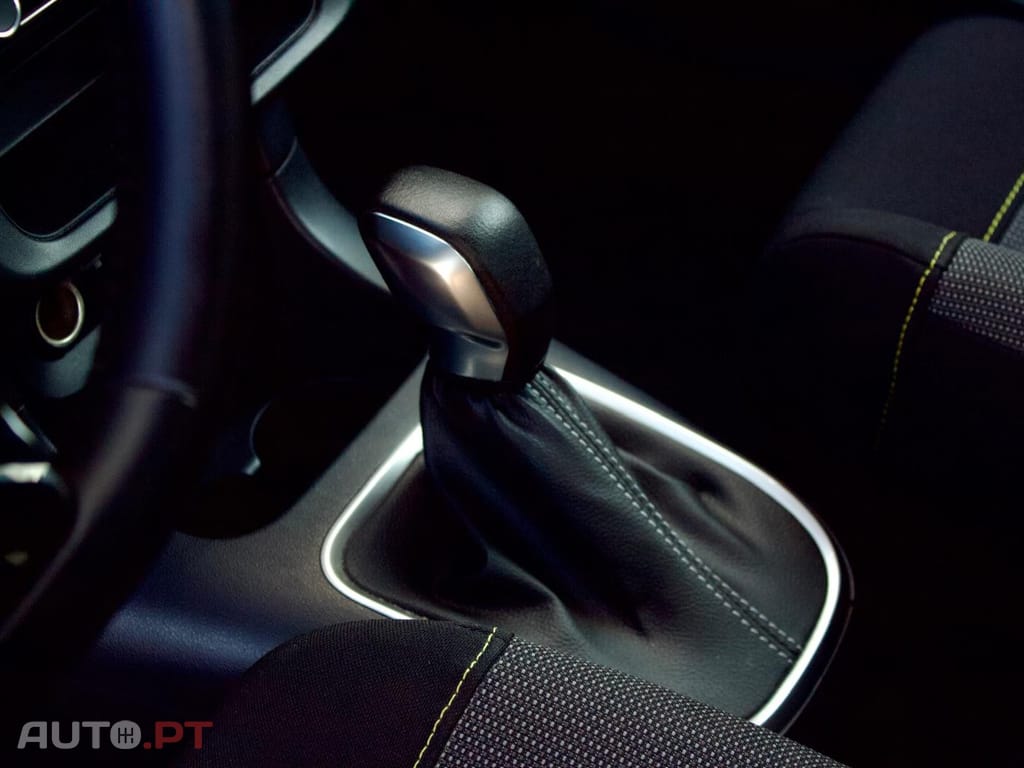 Citroen C3 1.2 PureTech Shine EAT6