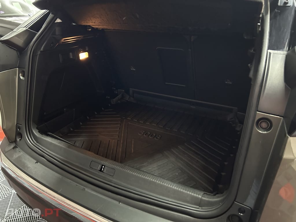 Peugeot 3008 1.5 BlueHDi Allure EAT8