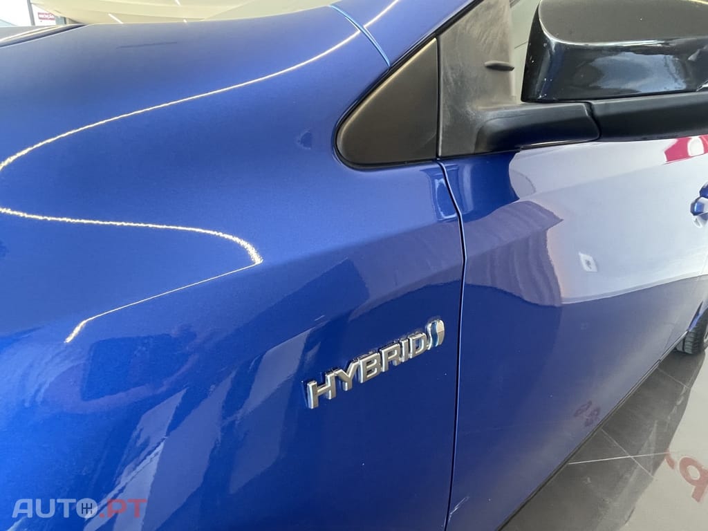 Toyota Auris 1.8 HSD Comfort +P.Techno+P.Sport