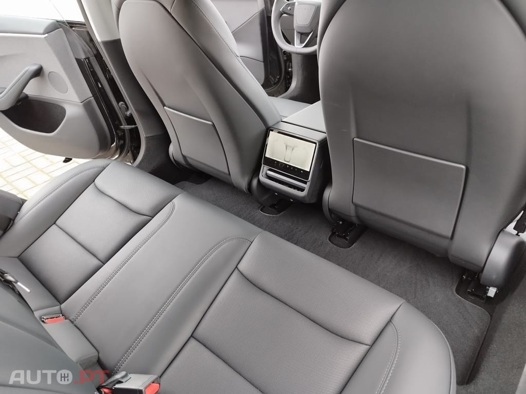 Tesla Model 3 Tração Traseira