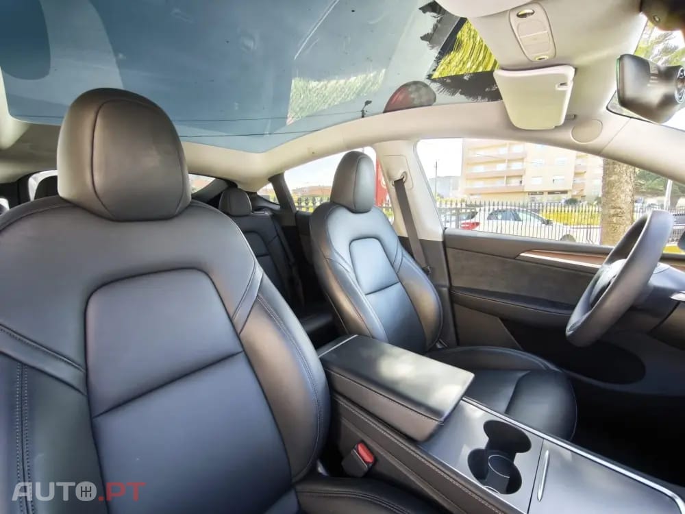 Tesla Model Y RWD