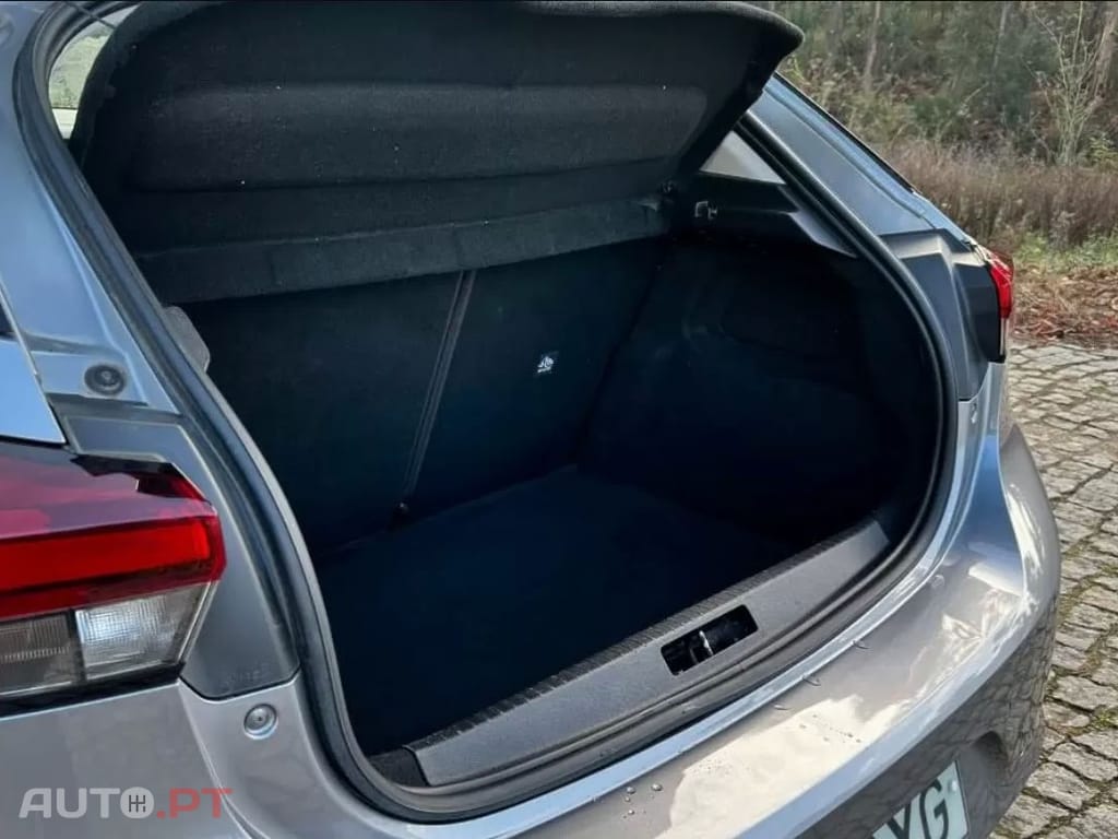Opel Corsa 1.5 D Edition — fotografia 17