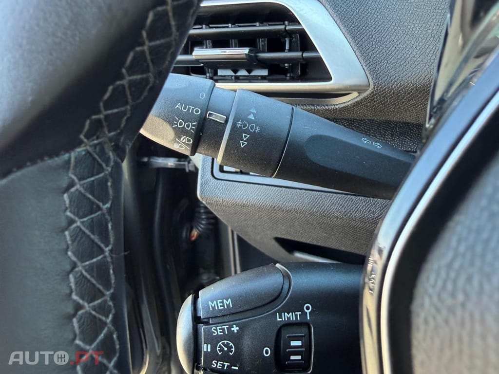 Peugeot 3008 1.5 BlueHDi Allure