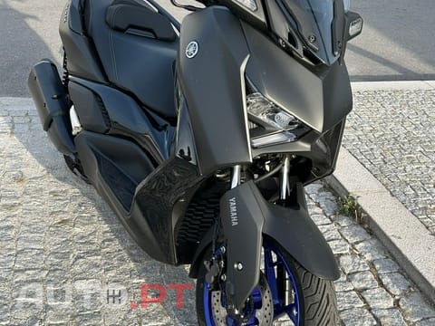 Yamaha X-Max 300