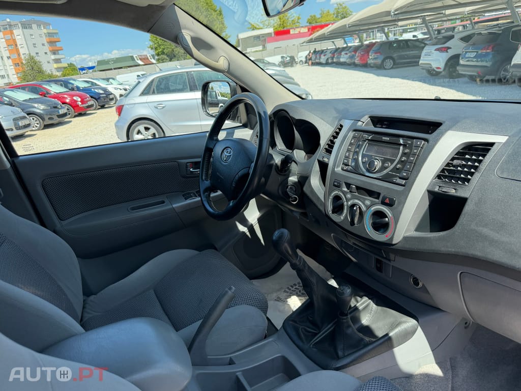 Toyota Hilux 2.5 D-4D 4WD CD Tracker