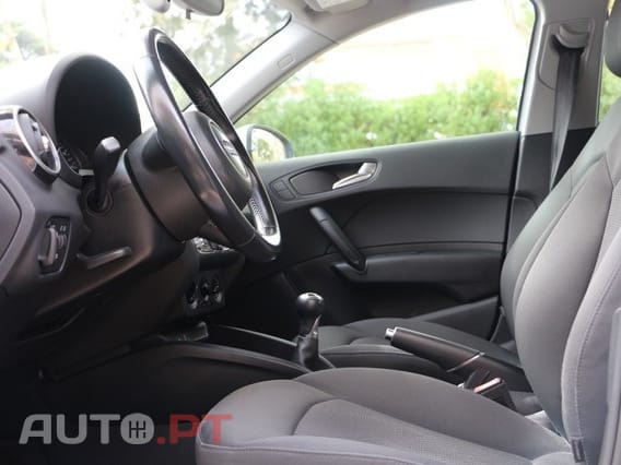 Audi A1 1.0 TFSI S-line