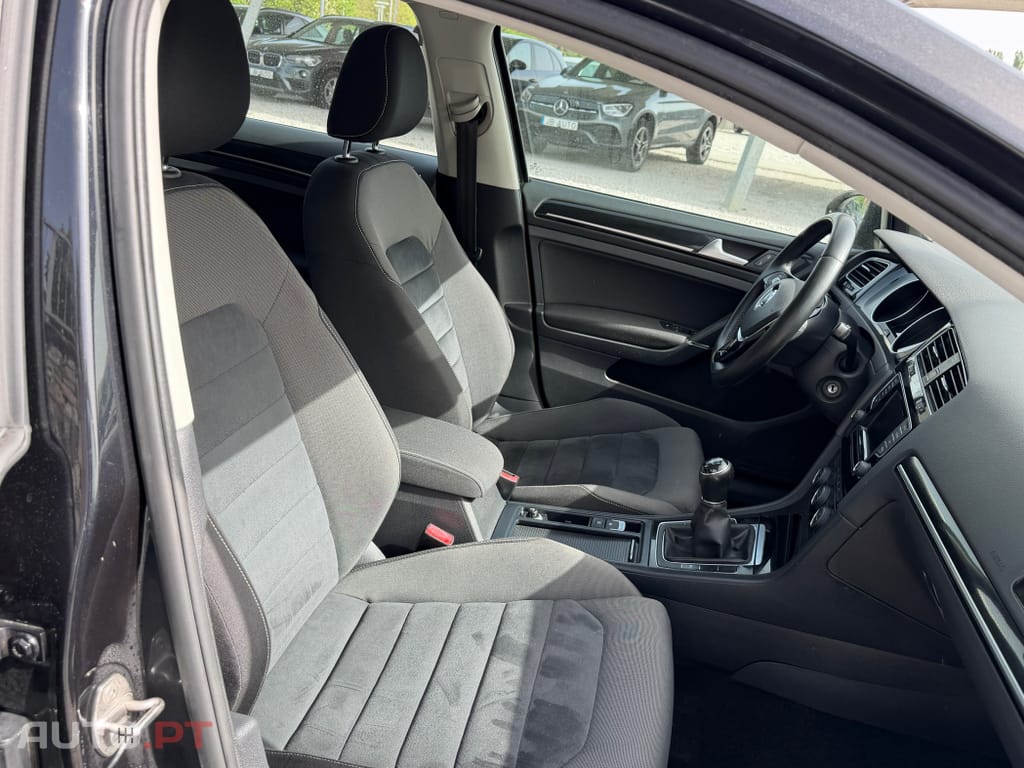 Volkswagen Golf 1.6 TDi Highline