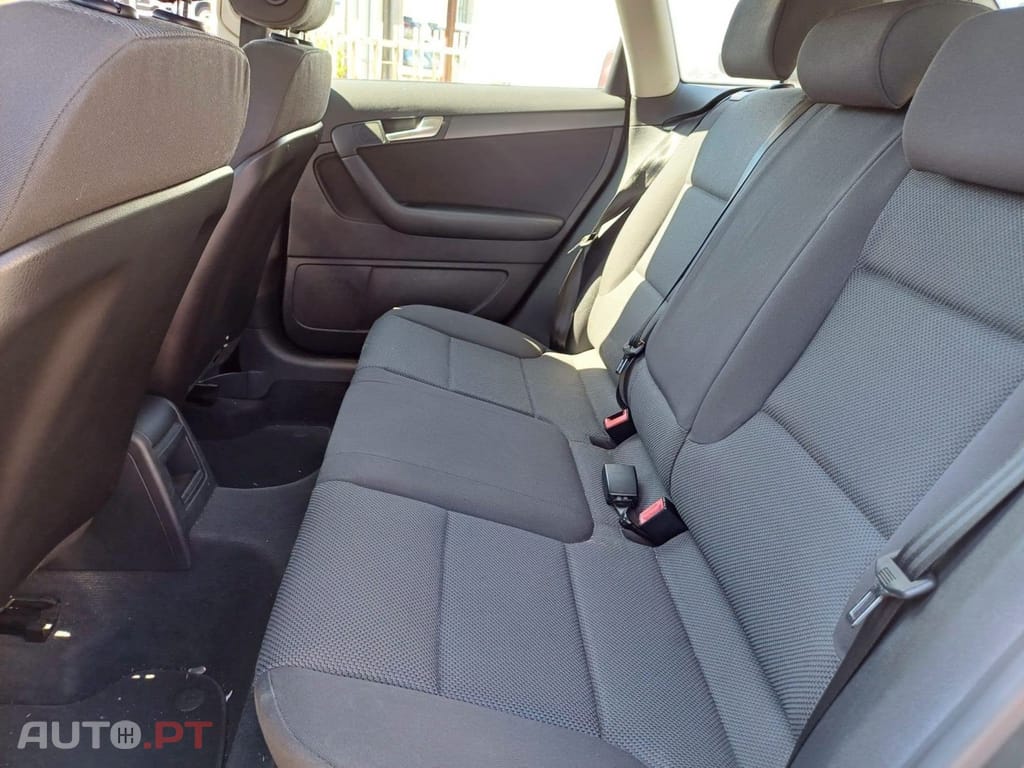 Audi A3 Sportback 1.2 TFSI Attraction — fotografia 7