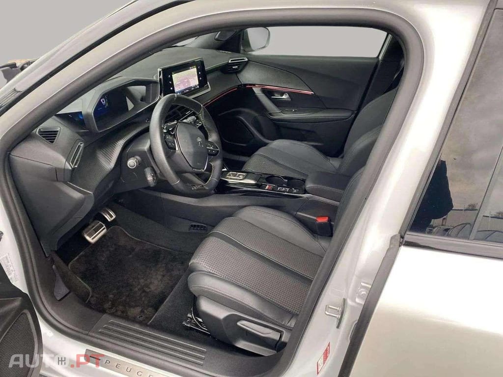 Peugeot E-2008 GT