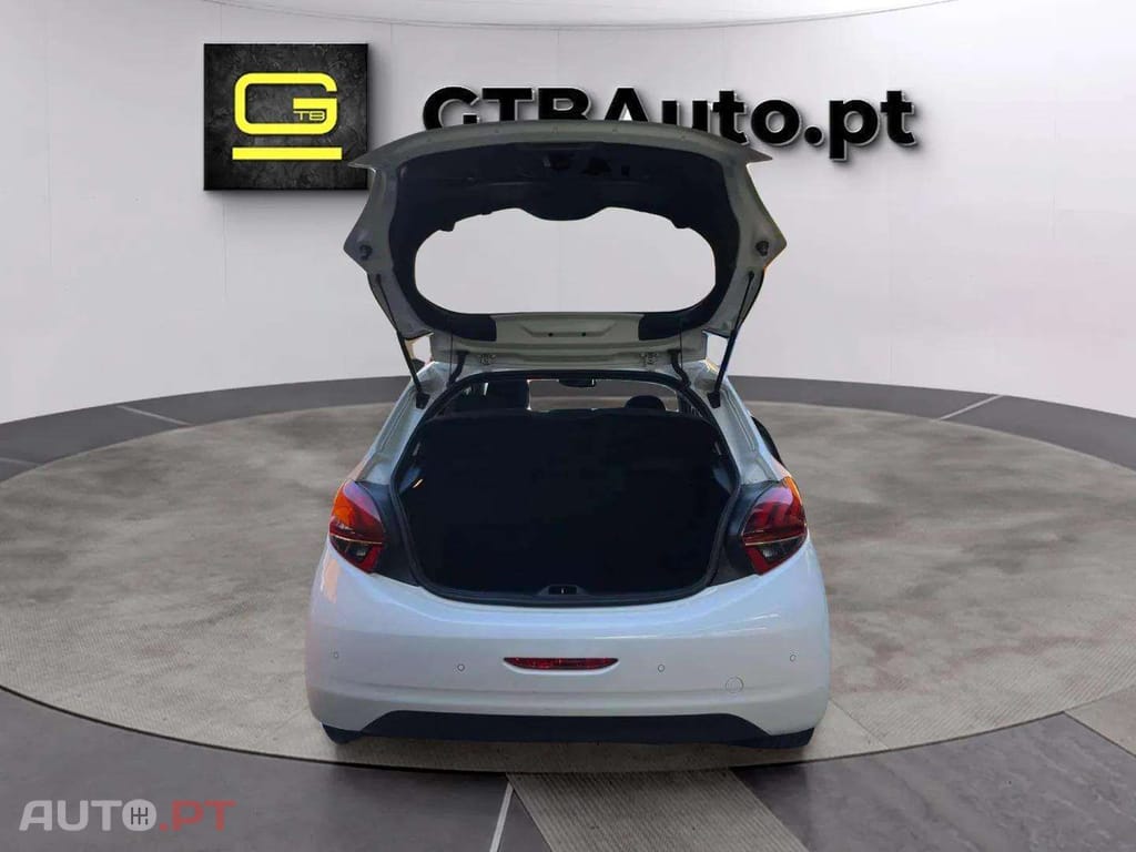 Peugeot 208  1.2 e-THP Féline