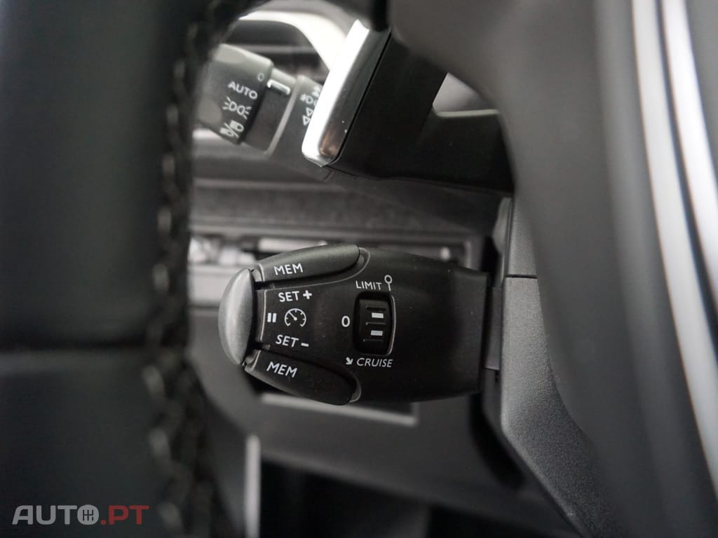 Peugeot 5008 1.2 PureTech Allure EAT8