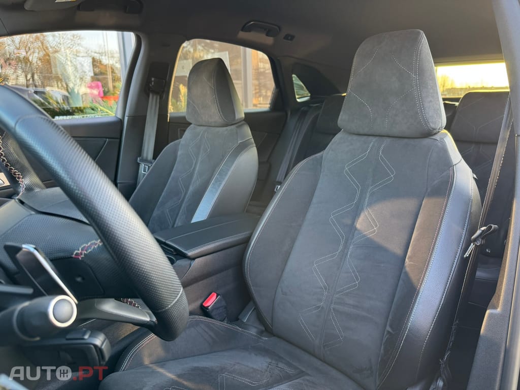 DS DS7 Crossback E-Tense Performance Line EAT8