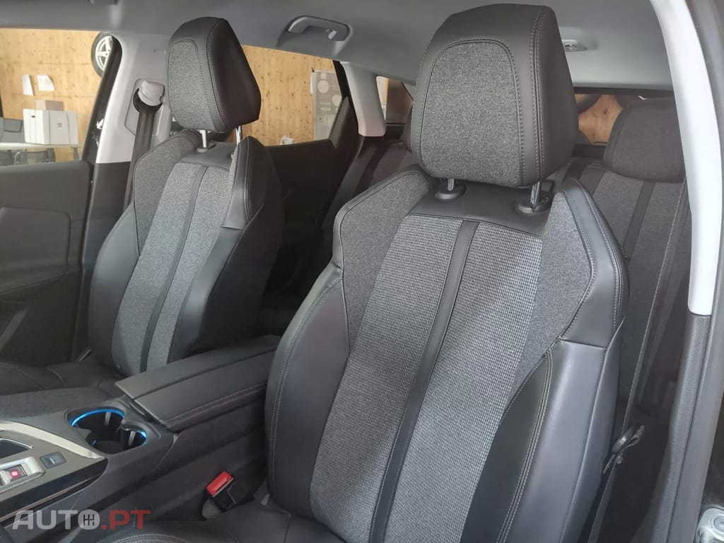 Peugeot 3008 1.2 PureTech Allure EAT6