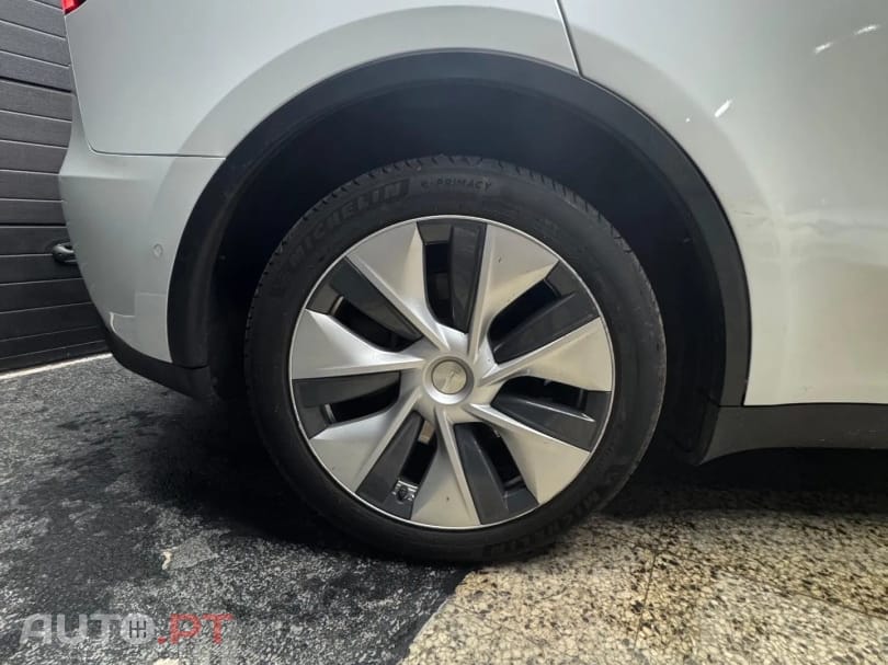 Tesla Model Y Long Range Dual Motor AWD