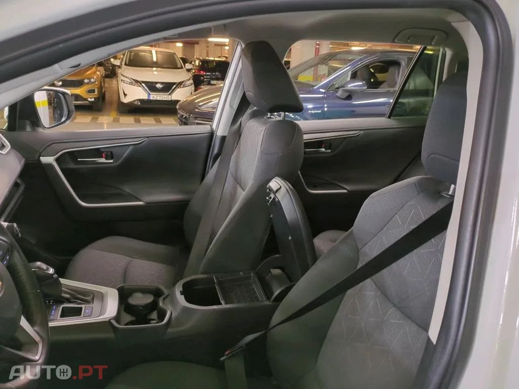Toyota RAV4 2.5 HDF Comfort