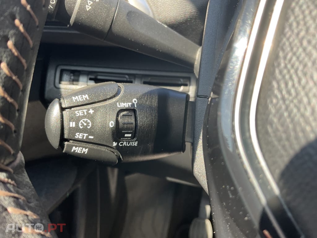 Peugeot 3008 1.5 BlueHDi Active