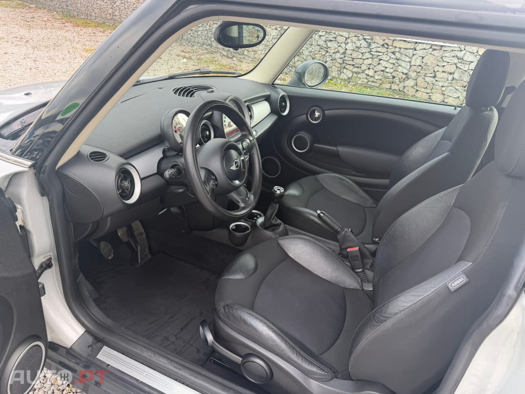 MINI Cooper Cooper D