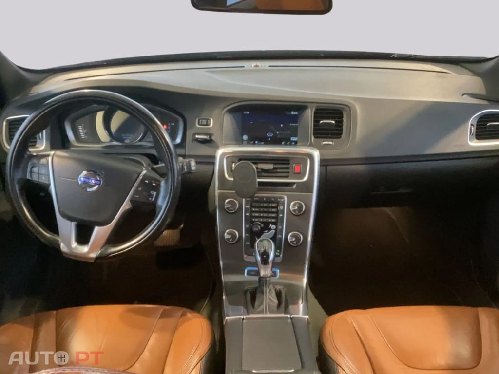 Volvo V60  2.4 D6 Plug-in Hybrid Summum AWD