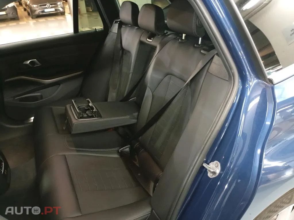 BMW 320 e Touring Corporate Edition Auto