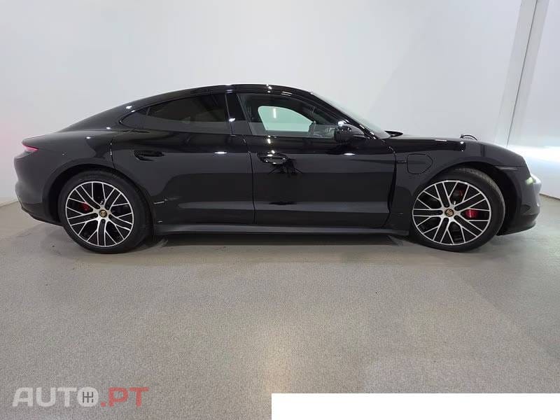 Porsche Taycan 4S