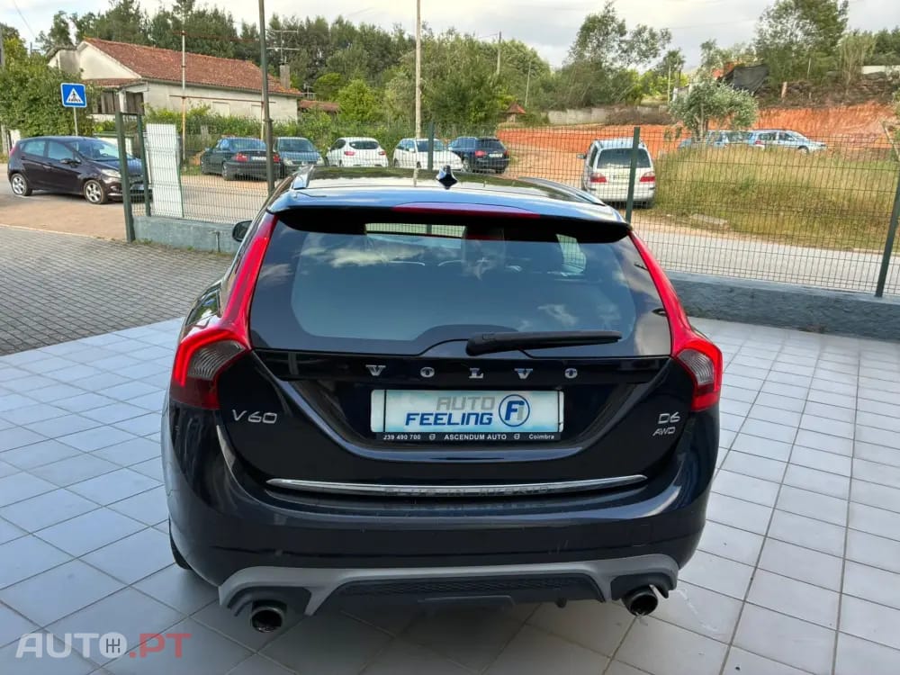 Volvo V60 2.4 D6 R-Design Momentum AWD Phev
