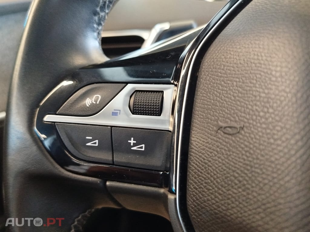 Peugeot 3008 1.6 Hybrid Allure Pack e-EAT8