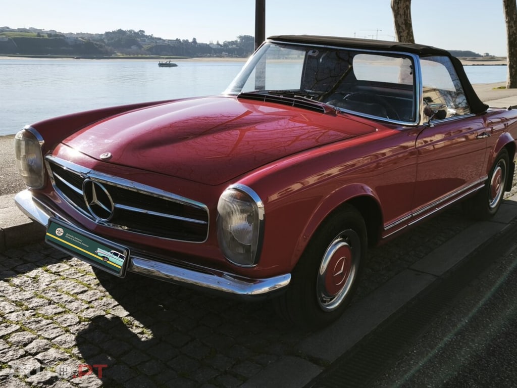 Mercedes-Benz 230 SL