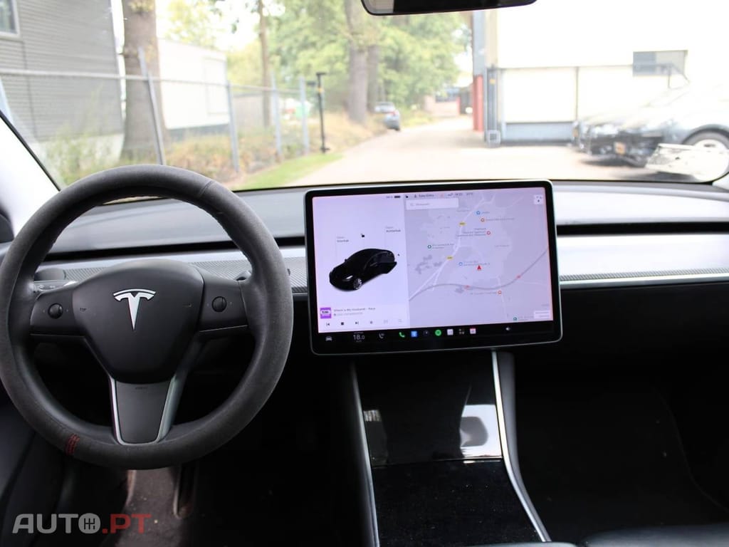 Tesla Model 3 Long-Range AWD