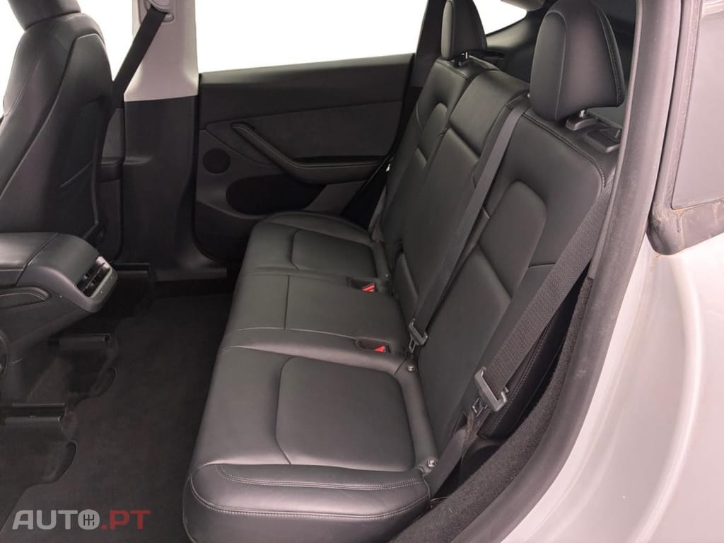 Tesla Model Y Long Range Dual Motor AWD