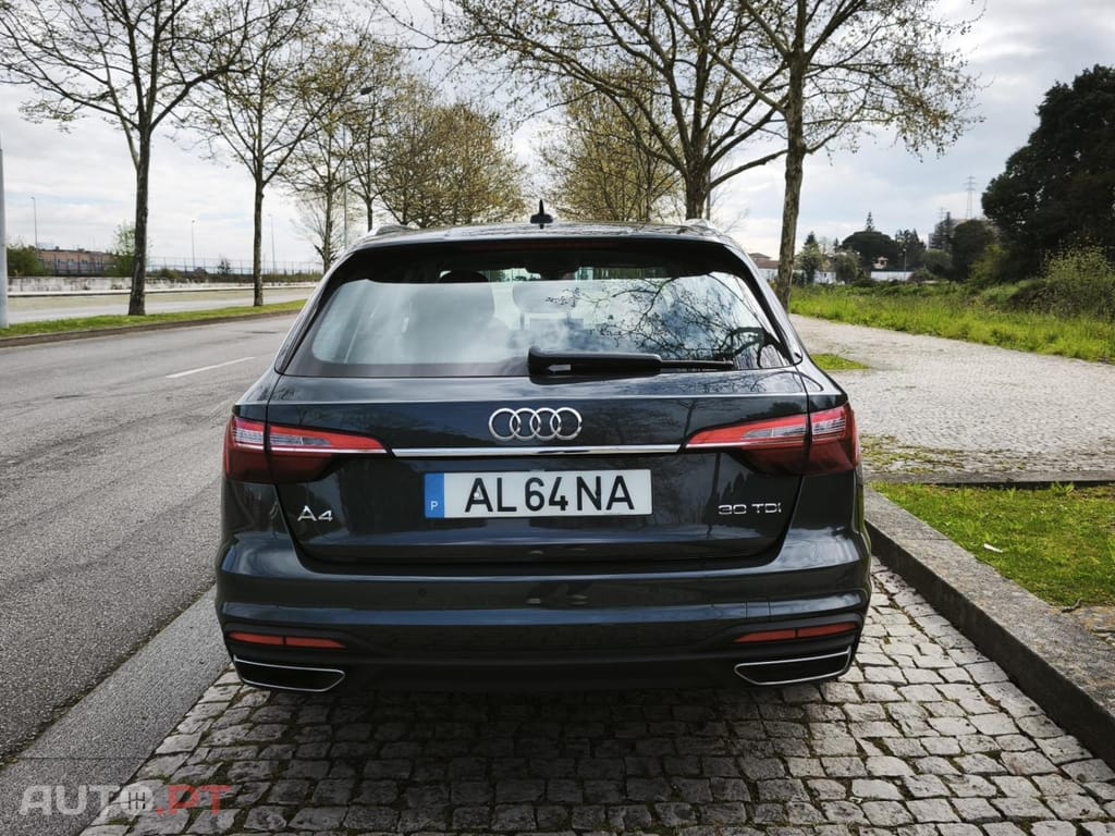 Audi A4 Avant 30 TDI S tronic