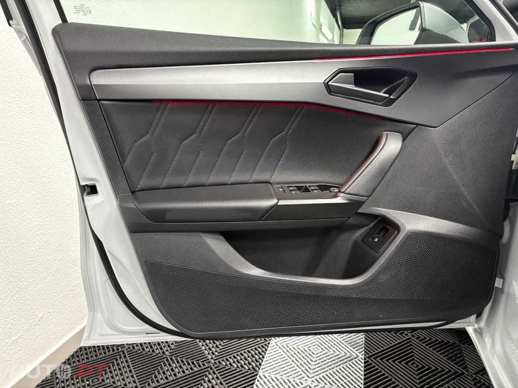 Cupra Leon 1.4 e-Hybrid MID DSG