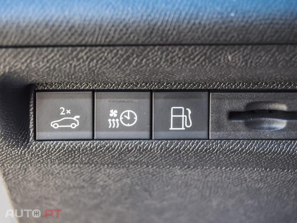 Peugeot 408 1.6 Hybrid GT e-EAT8