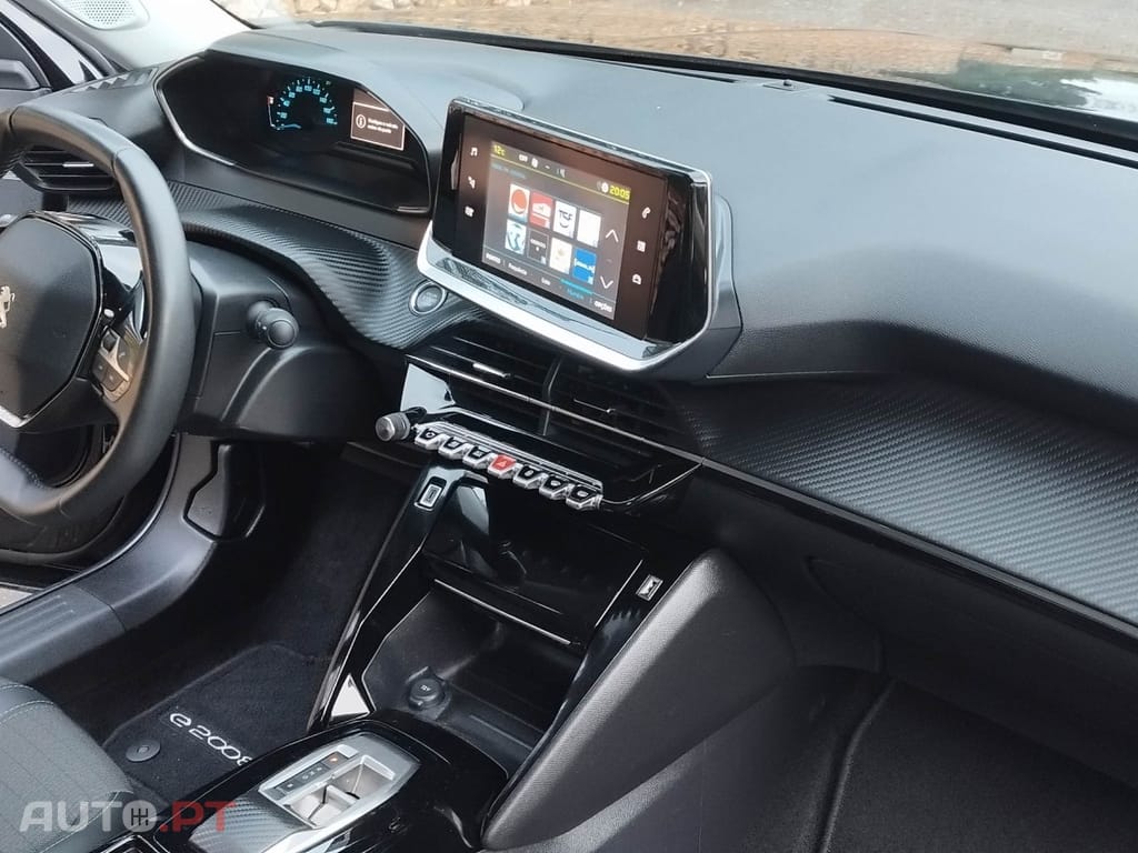 Peugeot E-2008 50 kWh Allure