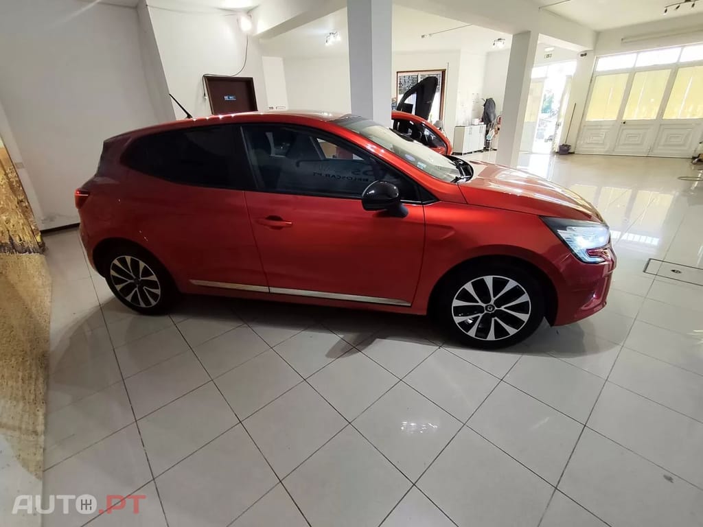 Renault Clio TCe 100 INTENS