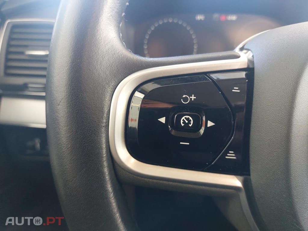 Volvo XC90 2.0 T8 PHEV Momentum Plus AWD