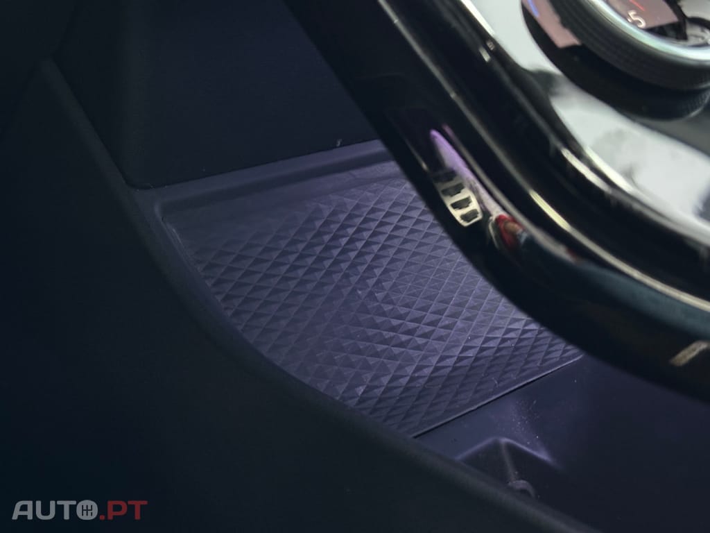 Land Rover Evoque P250 R-Dynamic HSE