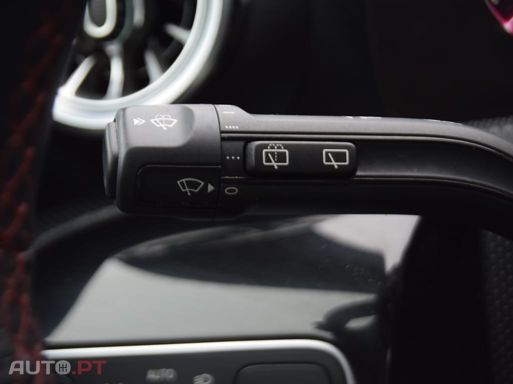 Mercedes-Benz A 250 e AMG Line