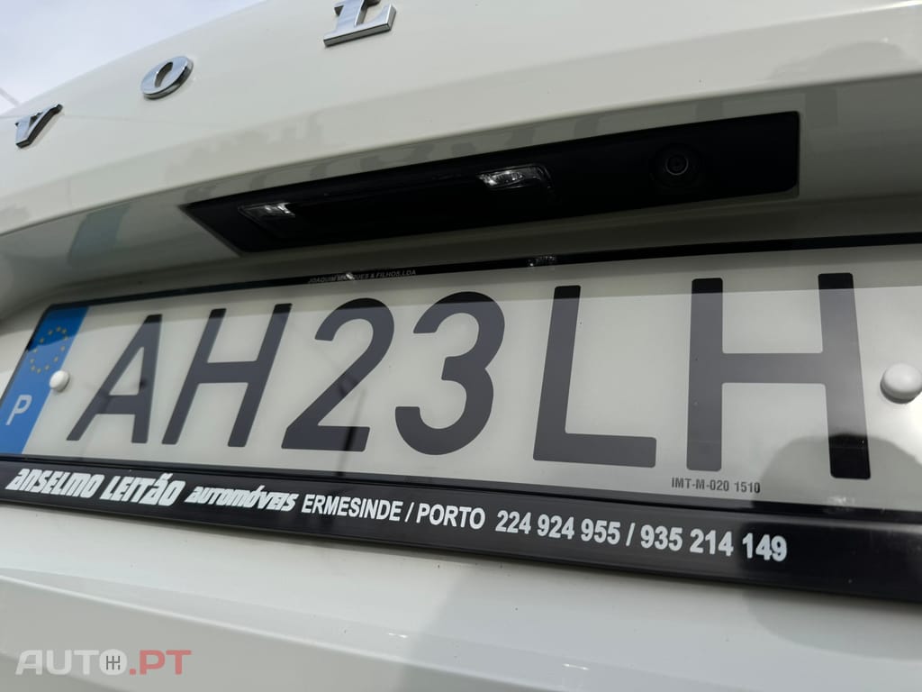 Volvo XC60 2.0 T6 PHEV R-Design AWD