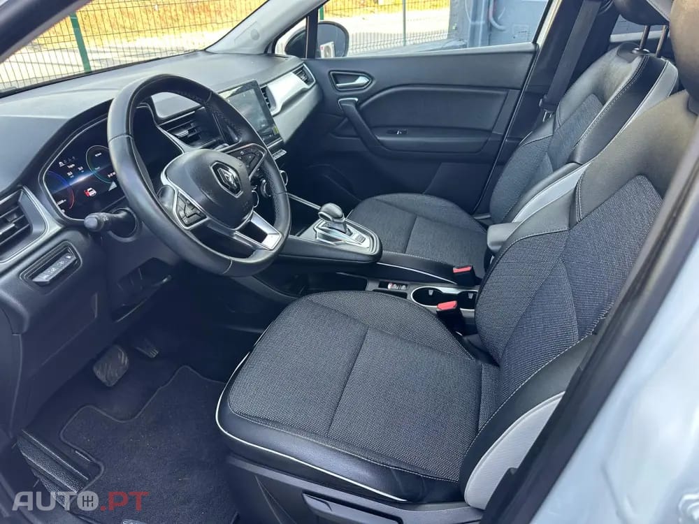 Renault Captur 1.6 E-Tech Intens