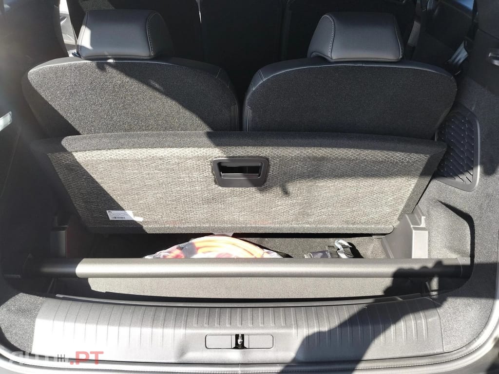 Peugeot E-5008 73 kWh Allure  I.V.A DEDUTÍVEL