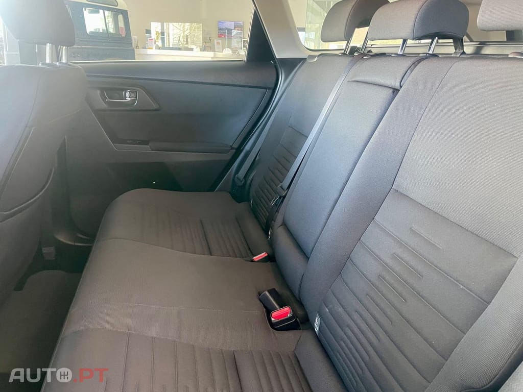 Toyota Auris 1.8 HSD Comfort +P.Sport+Navi