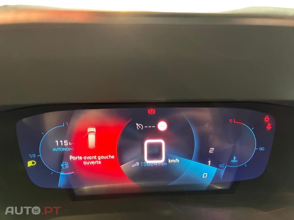 Peugeot 2008 1.5 BlueHDi Allure Pack