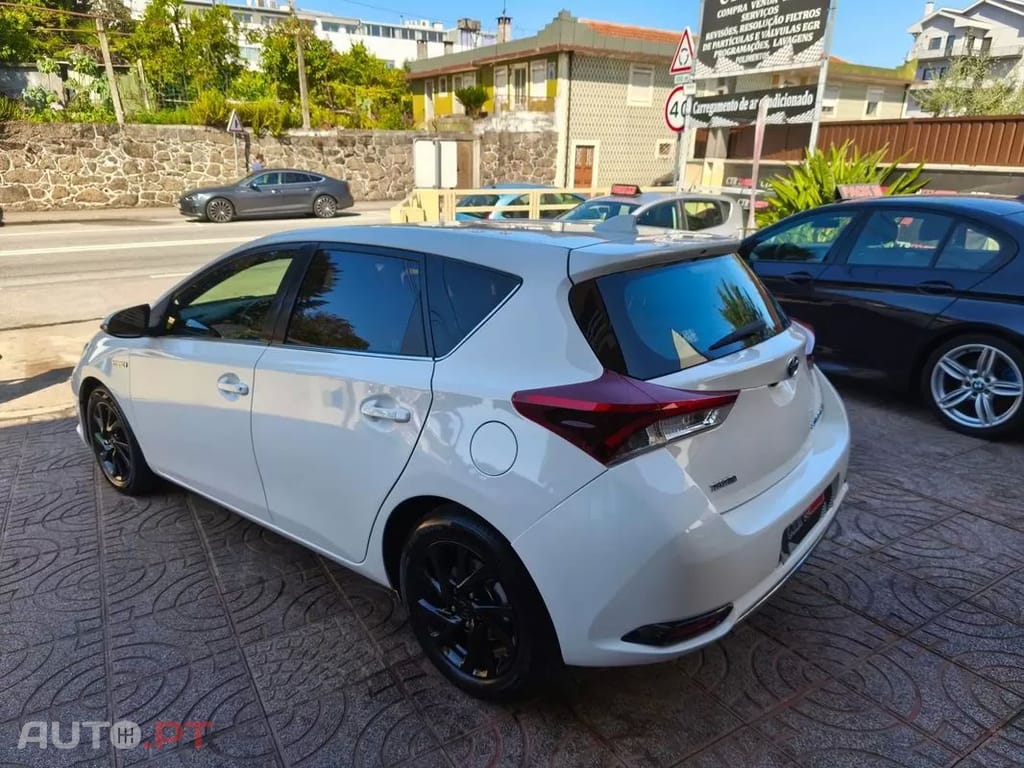 Toyota Auris 1.8 HSD Comfort+J17