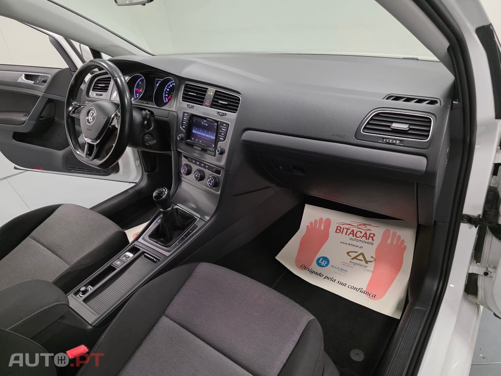 Volkswagen Golf 1.6 HDI CONFORTLINE